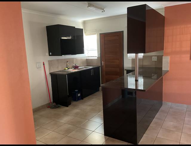 3 BEDROOM FREESTANDING FOR SALE IN KOSMOSDAL